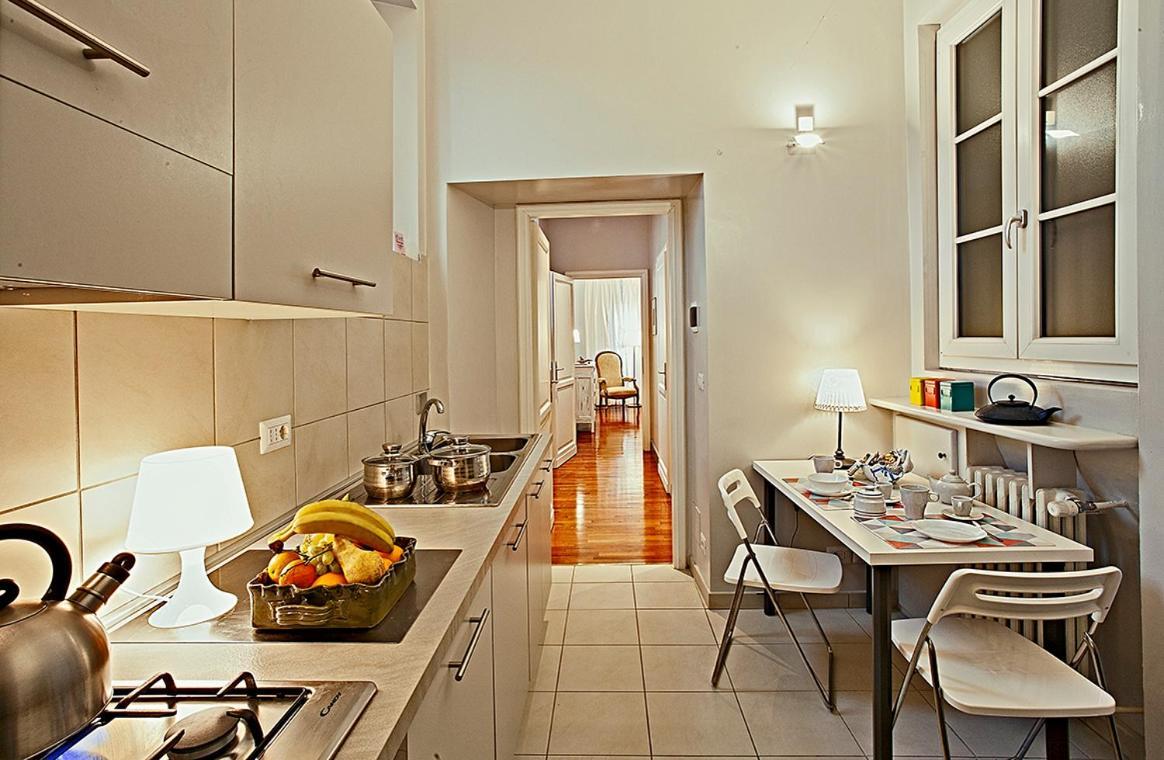 Golden Eagle Apartment Торино Екстериор снимка