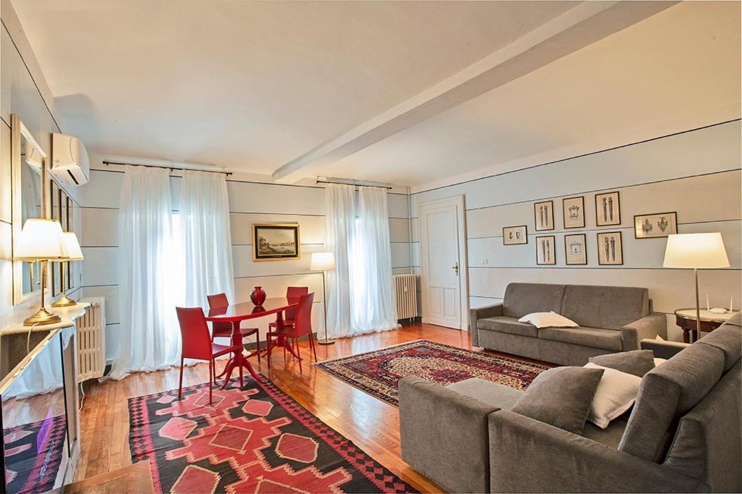 Golden Eagle Apartment Торино Екстериор снимка