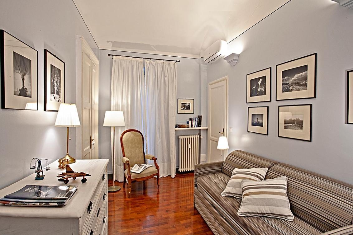 Golden Eagle Apartment Торино Екстериор снимка