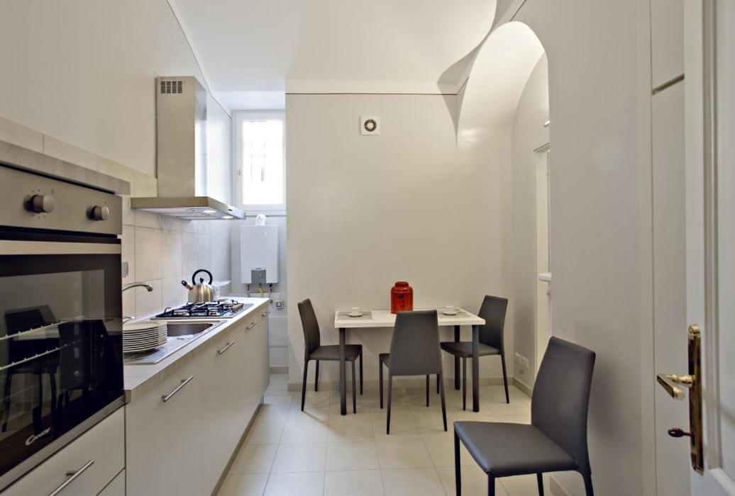 Golden Eagle Apartment Торино Екстериор снимка