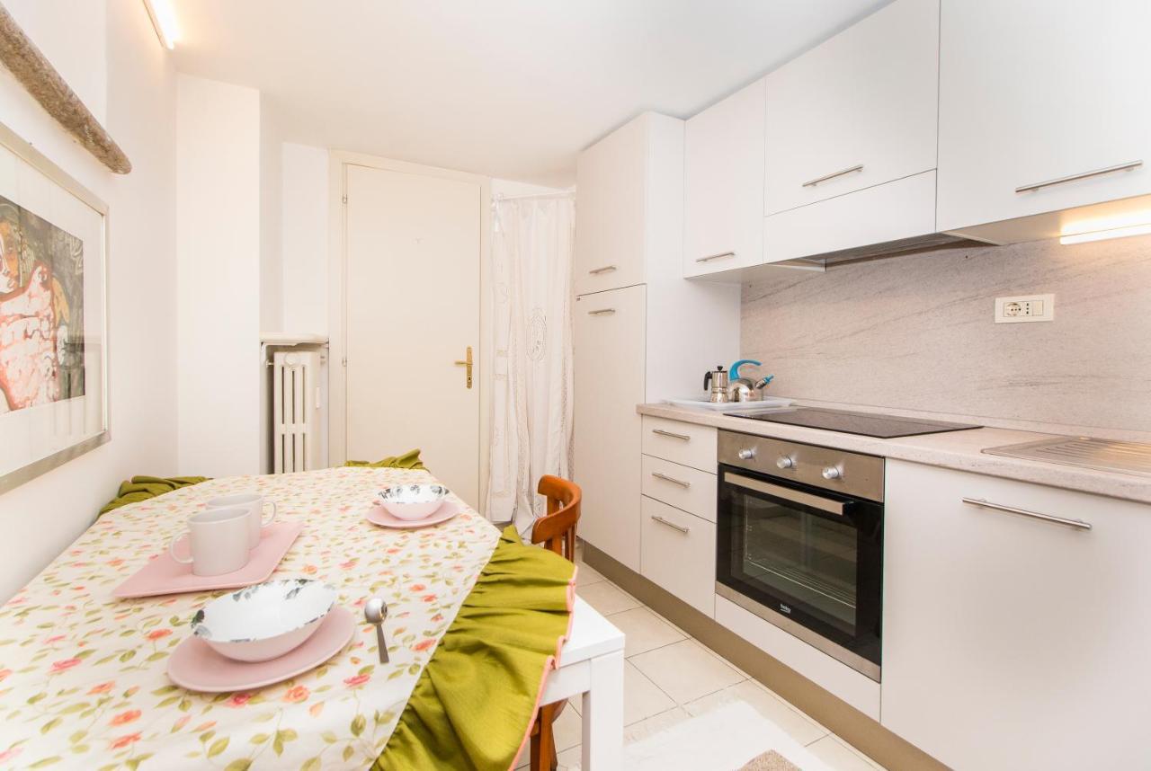 Golden Eagle Apartment Торино Екстериор снимка