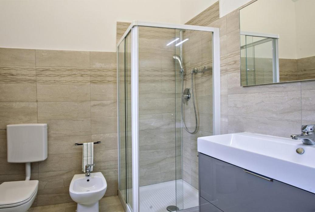 Golden Eagle Apartment Торино Екстериор снимка