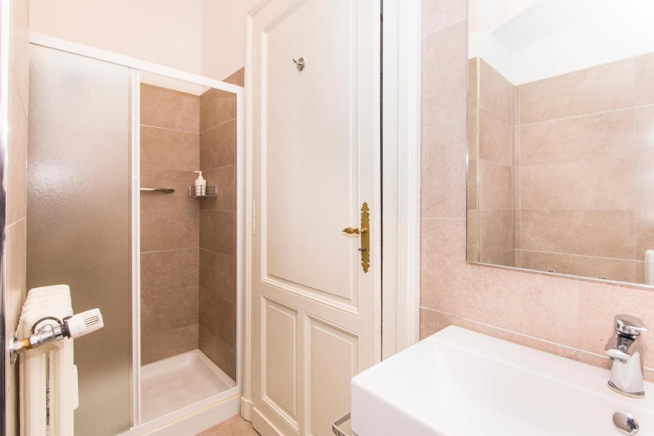 Golden Eagle Apartment Торино Екстериор снимка