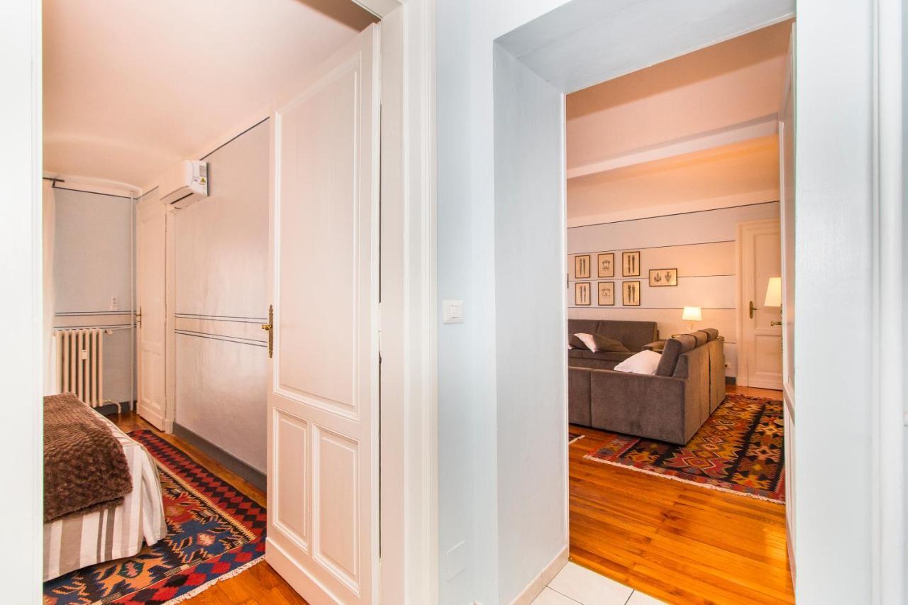 Golden Eagle Apartment Торино Екстериор снимка